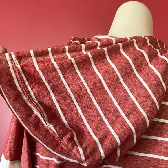 BNWOT Maurices lightweight, hooded, long sleeve top - Picture 9 of 15